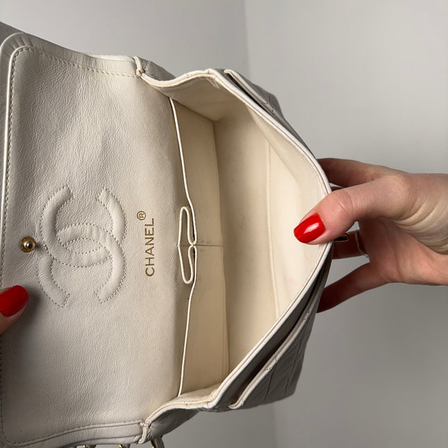 Sac Chanel Timeless Vintage 23cm Blanc