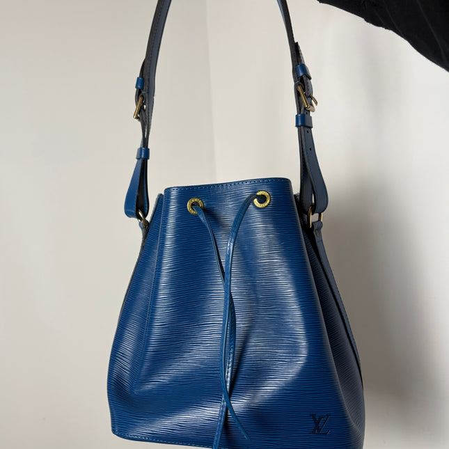 Sac Louis Vuitton PM Noé cuir épi bleu