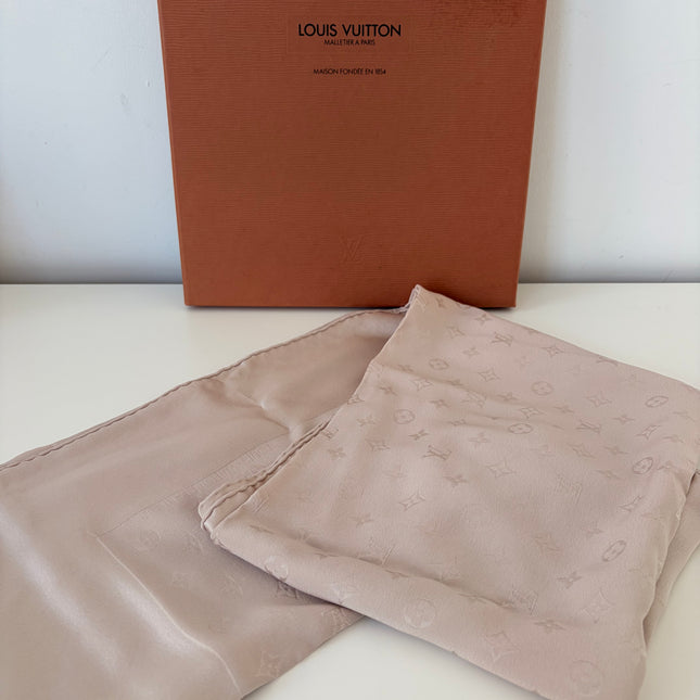 Carré de soie Louis Vuitton beige  Monogram
