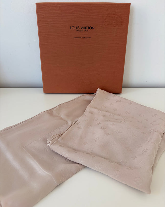 Carré de soie Louis Vuitton beige  Monogram