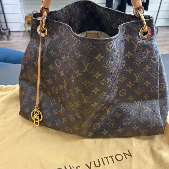 Louis Vuitton Artsy MM