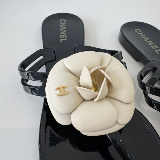 Sandales Chanel Camélia T38