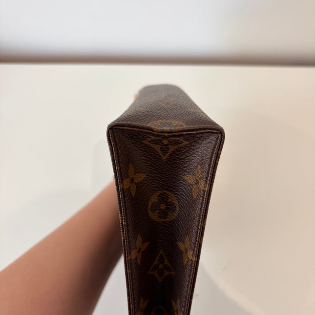 Poche Toilette Louis Vuitton 26 Monogram