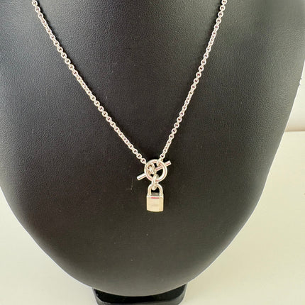 Collier Hermès amulette cadenas