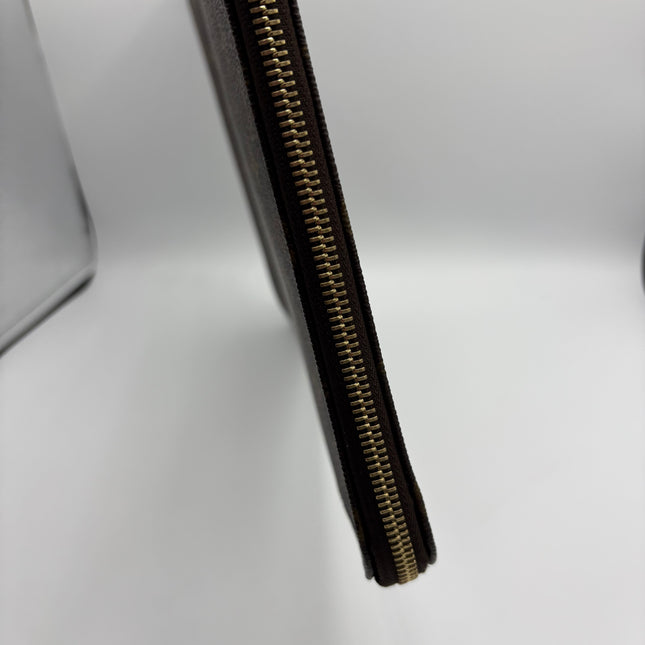 Pochette XXL Louis Vuitton