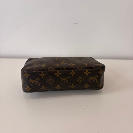 Trousse de toilette Louis Vuitton monogram 23cm