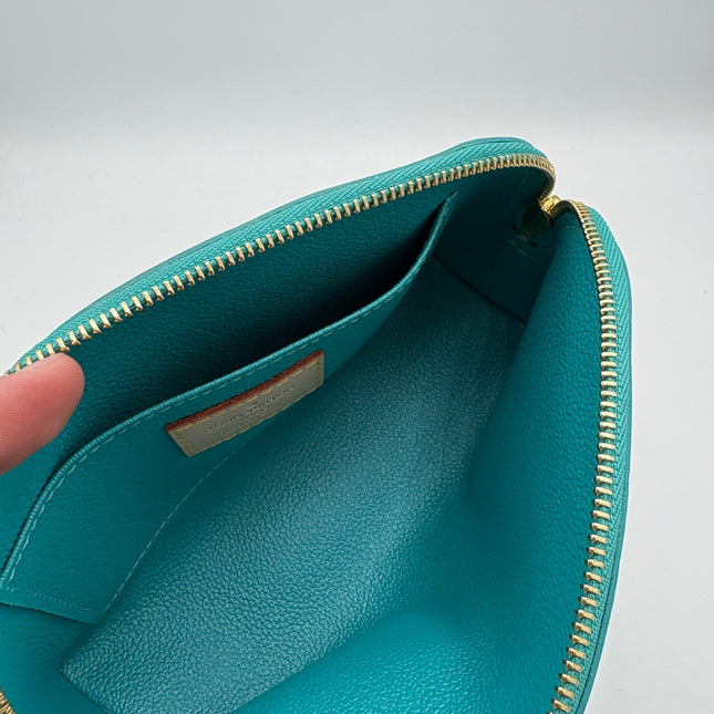 Trousse cosmétique Louis Vuitton vert d’eau pm