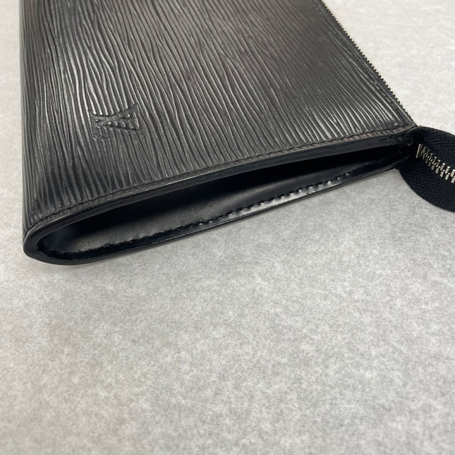 Pochette Épi Louis Vuitton