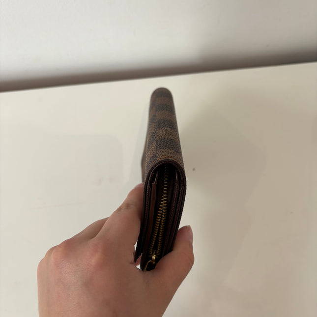 Porte monnaie/ portefeuille Louis Vuitton