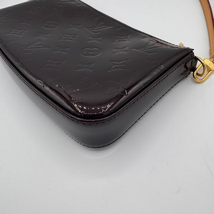 Pochette Accessoires Louis Vuitton Vernis Amarante