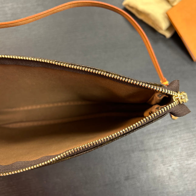 Pochette accessoires Louis Vuitton