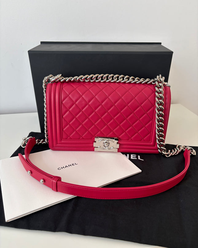 Sac Chanel Boy classique rose fushia