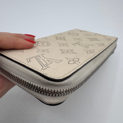 Portefeuille Louis Vuitton Zippy cuir mahina