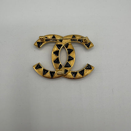 Broche Chanel double C
