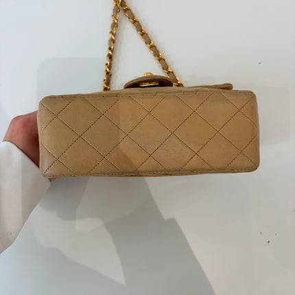 Sac Chanel Timeless Mini Square Beige