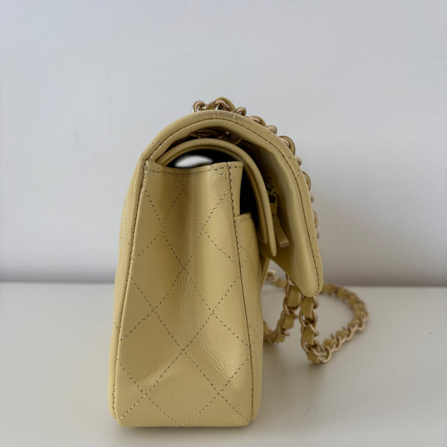 Sac Chanel Timeless jaune pâle 23 cm