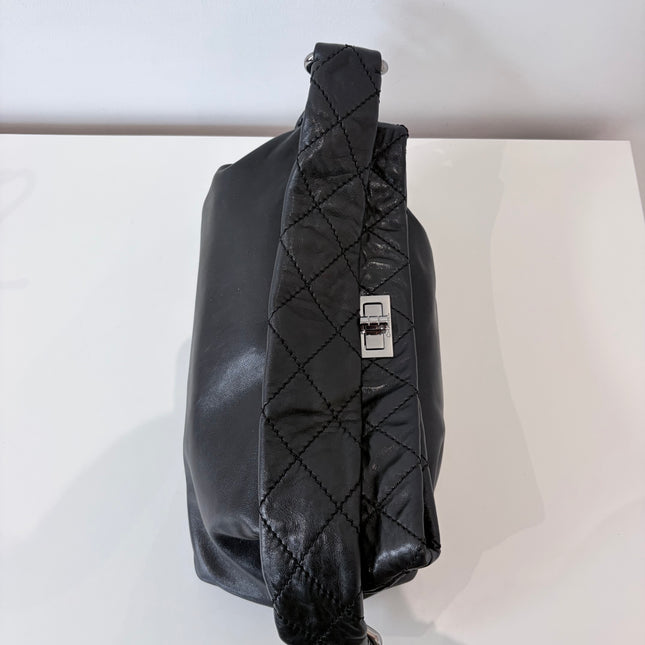 Sac Chanel épaule souple noir fermoir 2.55