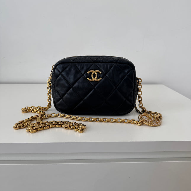 Sac Chanel Caméra matelassé CC