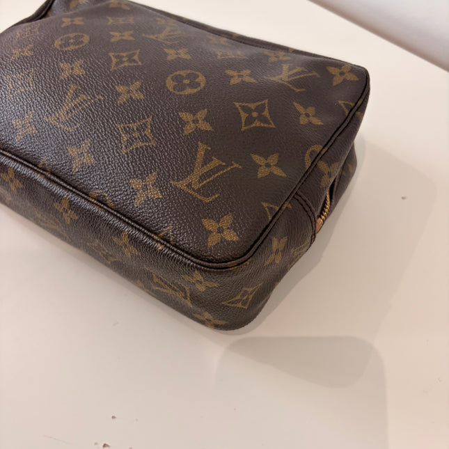 Trousse de toilette Louis Vuitton monogram 23cm