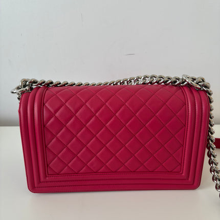 Sac Chanel Boy classique rose fushia