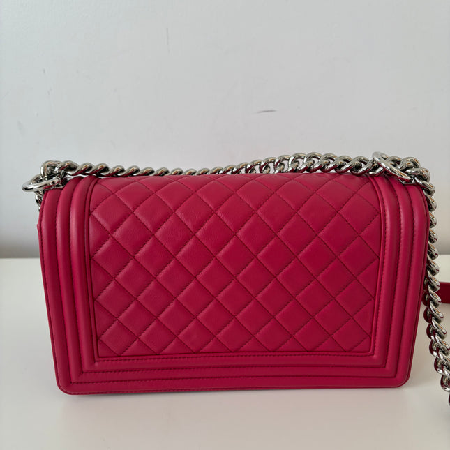 Sac Chanel Boy classique rose fushia