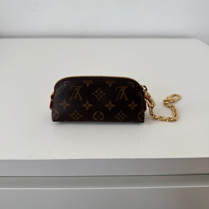 Pochette Louis Vuitton Cosmétique rouge à lèvres