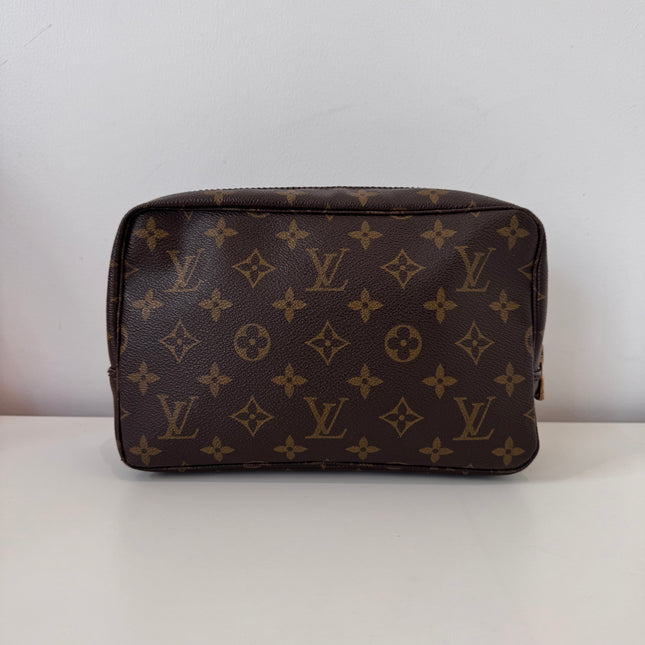 Trousse de toilette Louis Vuitton 23