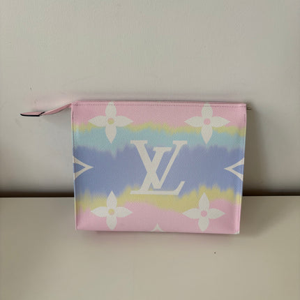 Poche de toilette Louis Vuitton édition limitée Escale 26