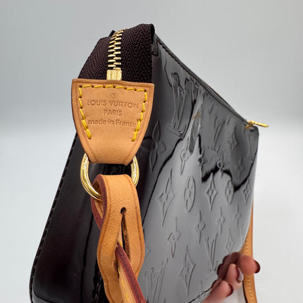 Pochette Accessoires Louis Vuitton Vernis Amarante