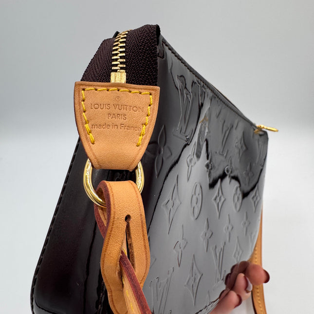 Pochette Accessoires Louis Vuitton Vernis Amarante