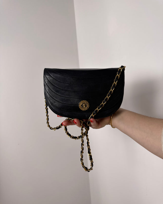 Sac Chanel Demie lune vintage