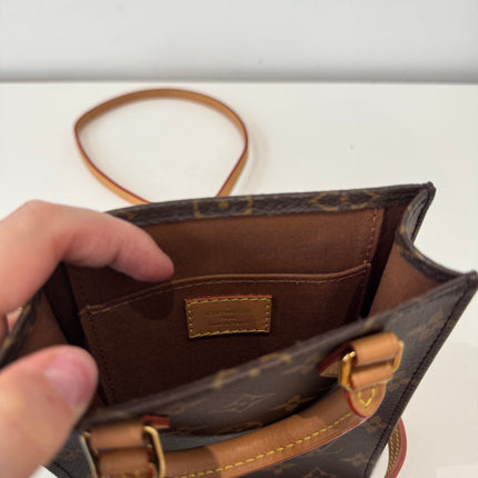 Mini sac plat Louis Vuitton Monogram
