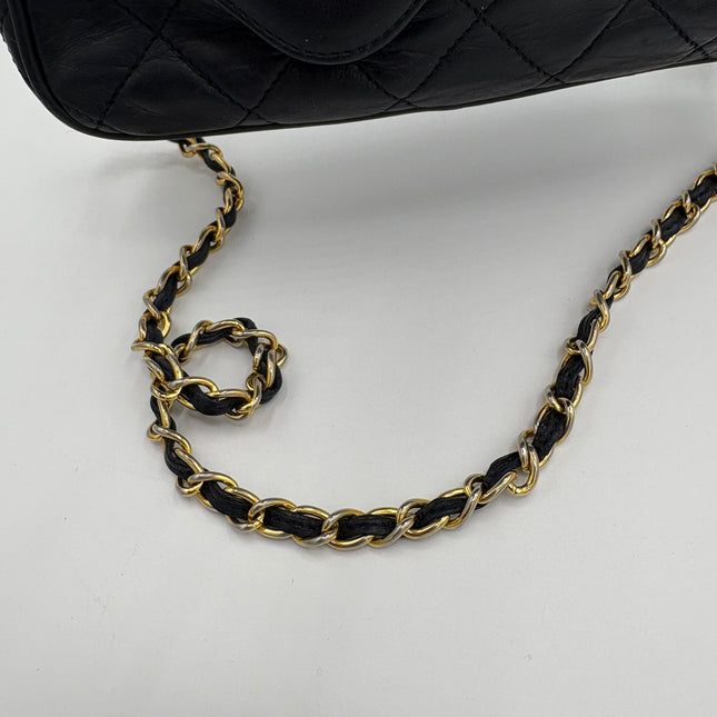 Caméra Chanel vintage bleu nuit