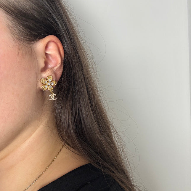Boucles d’oreilles Chanel pendantes