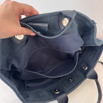 Cabas Chanel Deauville navy blue