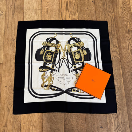 Carré Hermès 90cm Brides de Gala