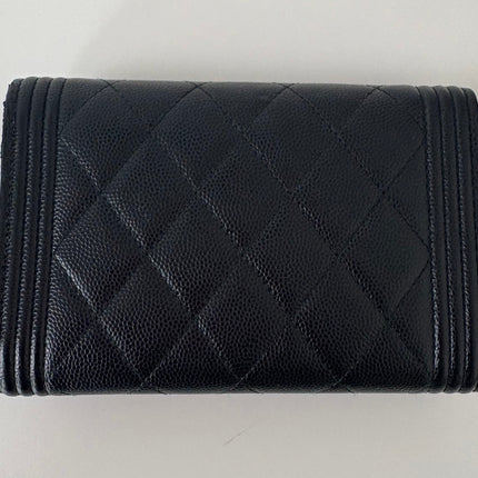 Portefeuille Chanel Boy à rabat