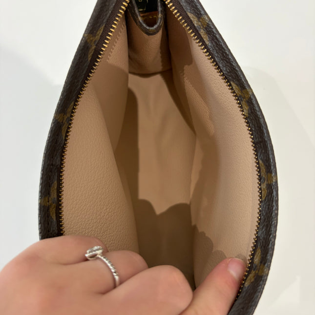 Poche toilette Louis Vuitton Monogram 18
