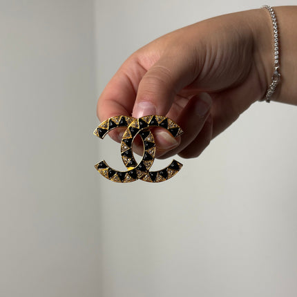 Broche Chanel double C