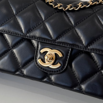 Petit sac chanel à rabat noir