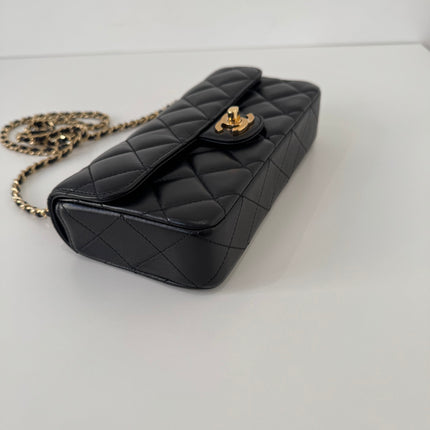 Petit sac chanel à rabat noir