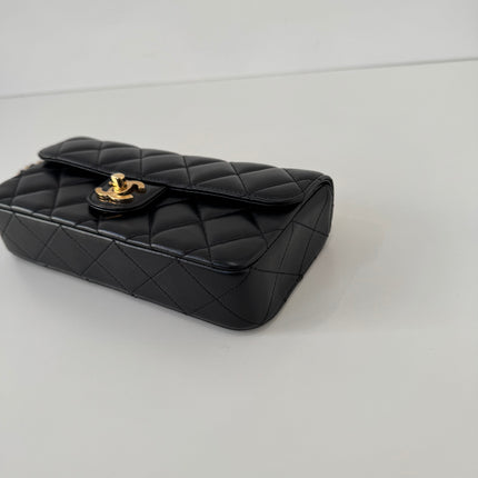 Petit sac chanel à rabat noir