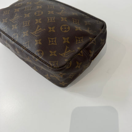 Trousse de toilette Louis Vuitton 28 Monogram