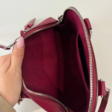 Sac Louis Vuitton bb Alma cuir épi framboise