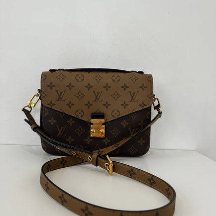Pochette Métis Louis Vuitton Monogram reverse