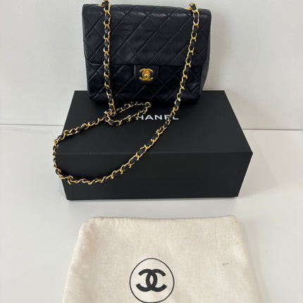 Sac Chanel Timeless vintage 20cm marine