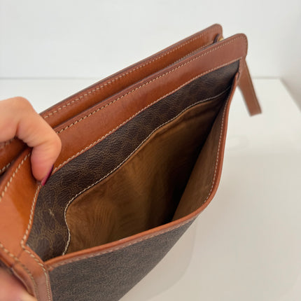 Pochette Celine vintage à dragonne